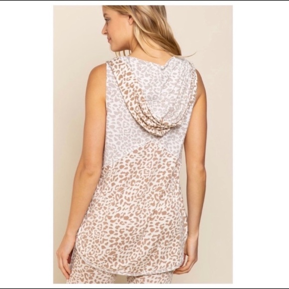 🆕NEW🛍️POL Sleeveless Leopard Print Hoodie - Picture 2 of 4